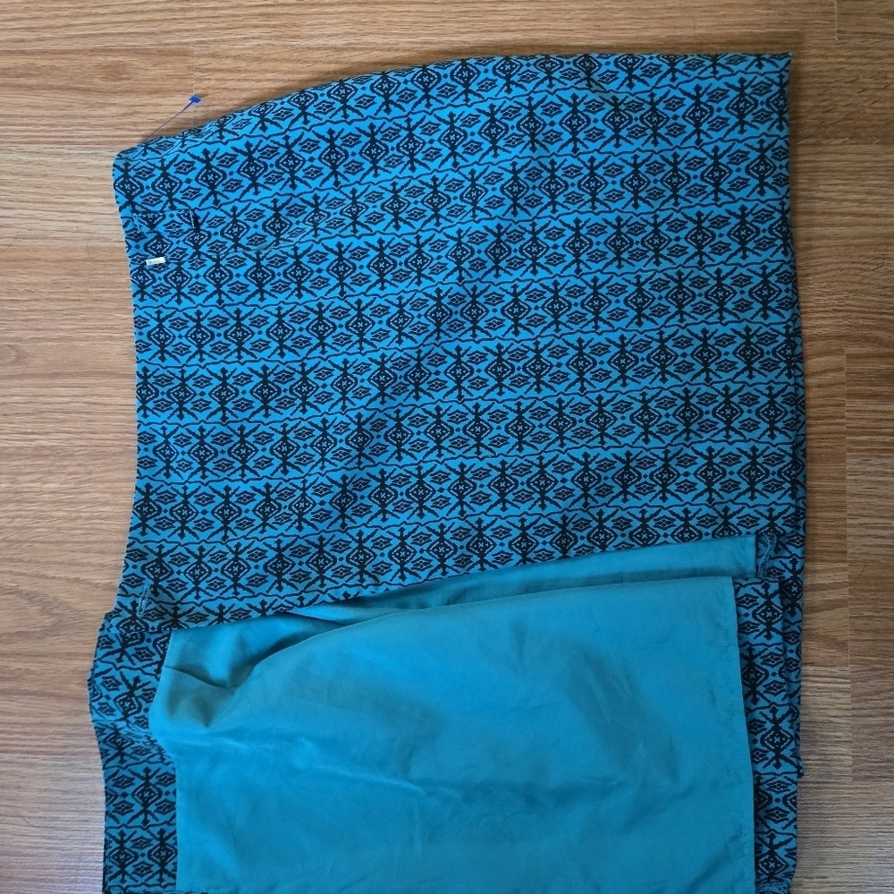 Forever 21 Blue and Black Patterned Mini Wrap Skirt - Picture 4 of 6